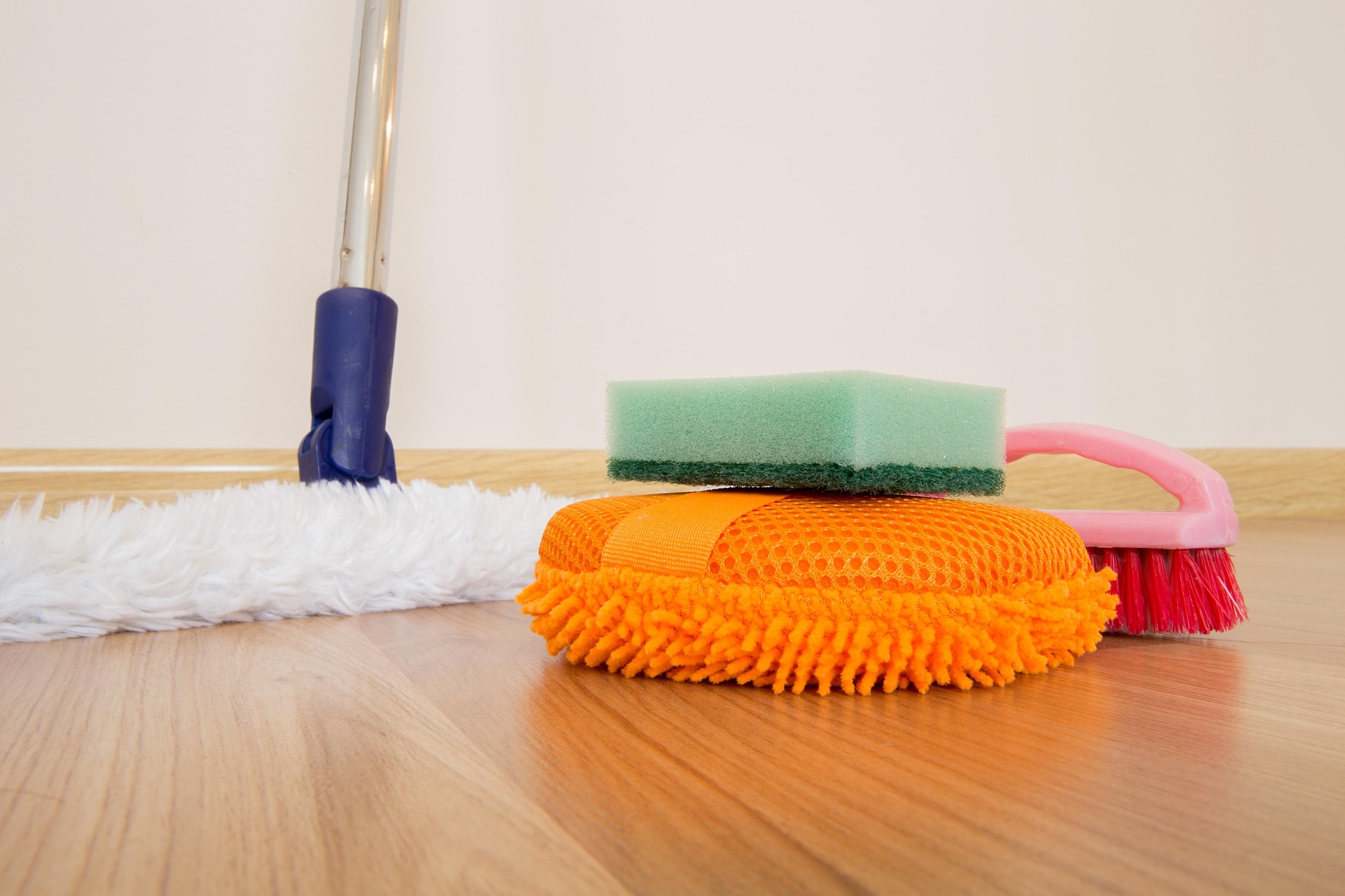 How are cleaning foams more convenient than traditional liquid cleaners?